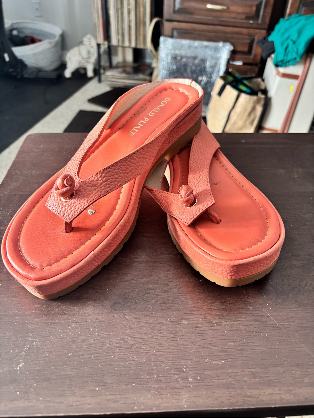 Donald Pliner Women's Seena Coral platform wedge thong sandals sz 9